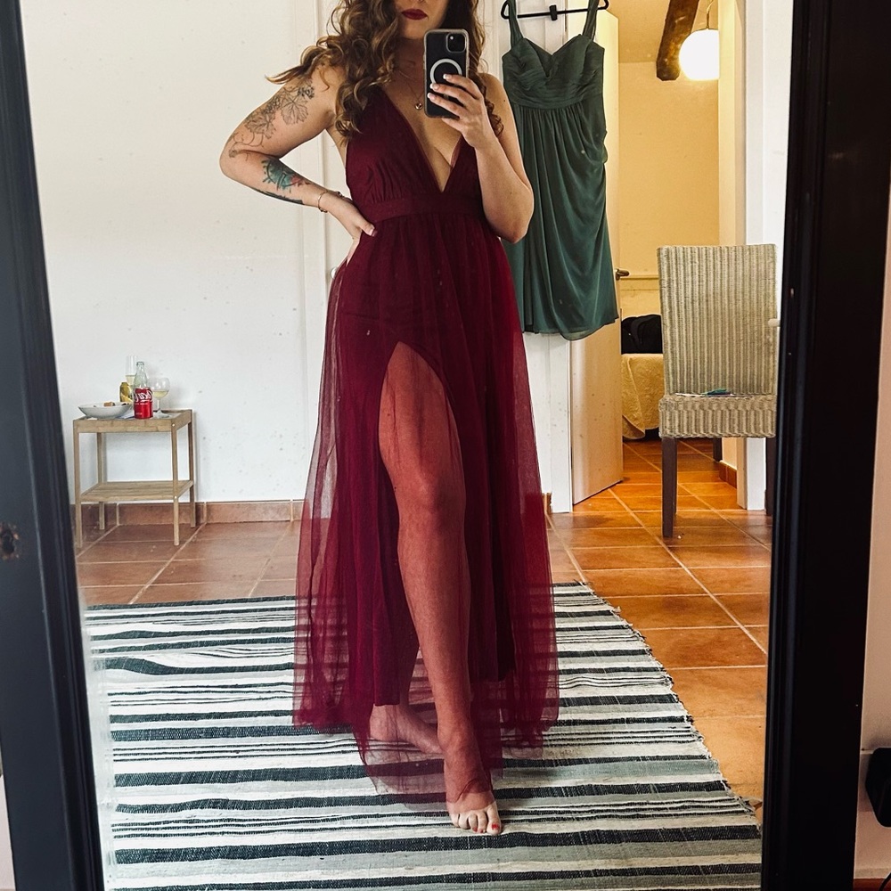 Rare Beauty Red Tulle Backless Maxi Dress